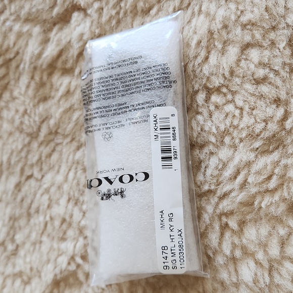 NWT Coach Gold Brown Sig Heart Key Ring or Bag Charm 🔑💛🎁 - Picture 2 of 13